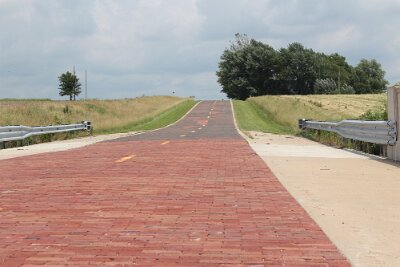 2013-2 Red Brick Road (7)
