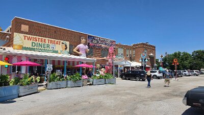 2026-06-23 Livingston - Pink Elephant antique mall (15)