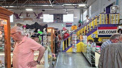 2026-06-23 Livingston - Pink Elephant antique mall (3)