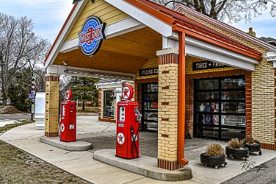 2026-04 Edwarsdsville - West End gas station aka visitor center by Travels with Randy