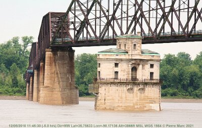 2010-05-12 Chain of Rocks bridge