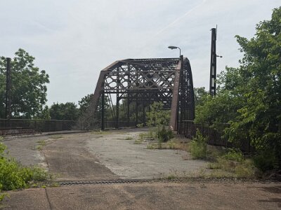 2026-05 St Louis - Old Route 66 MacArthur Bridge Eastern Approach Ramp by James McCray 6