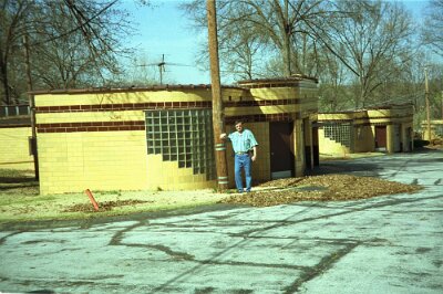 1990 St Louis - Coral Court by Hans de Vente 1