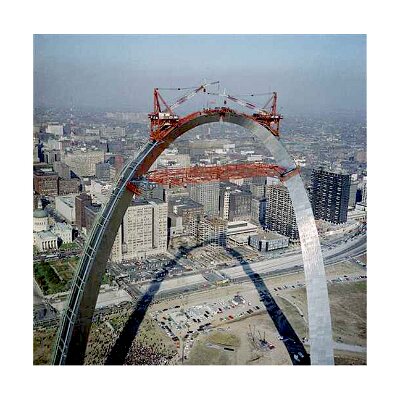 1965-10-28 St Louis - The Arch is being completed