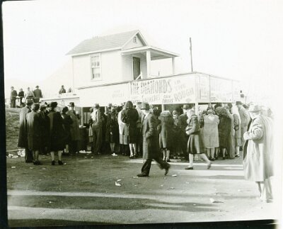 1948-02-25 Diamonds restaurant destroyed by fire 3