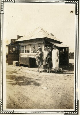 19xx The banana stand (before it became the Diamonds)
