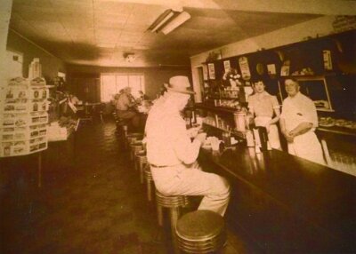 19xx Villa Ridge - Key's Twin Bridge cafe (2)