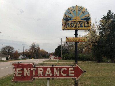 2017 Villa Ridge - Sunset motel 1