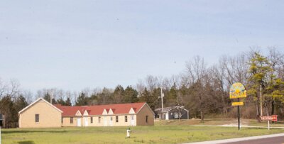2026-03 Villa Ridge - Sunset motel by Alan Berning 1