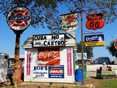 2019 Cuba - Bob's gasoline alley 3