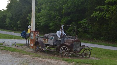 2019-05-18 Bob's gasoline alley by Tom Walti 10