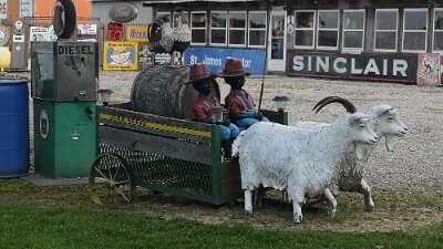 2019-05-18 Bob's gasoline alley by Tom Walti 11