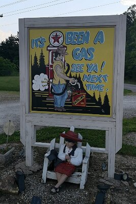 2019-05-18 Bob's gasoline alley by Tom Walti 13