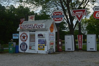 2019-05-18 Bob's gasoline alley by Tom Walti 7