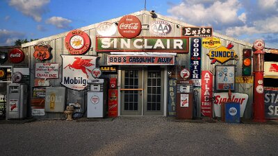 2019-05-18 Bob's gasoline alley by Tom Walti
