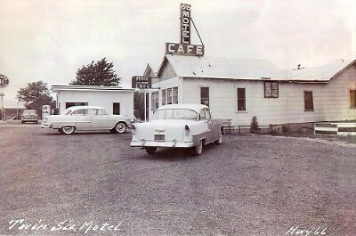 196x St James - Clancy Twin Six Cafe and Motel and Sinclair service station 1