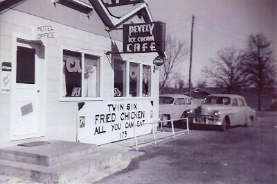 196x St James - Clancy Twin Six Cafe and Motel and Sinclair service station 2