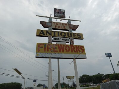 2023-06 Rolla - Totempole trading post by Randy Marco 1
