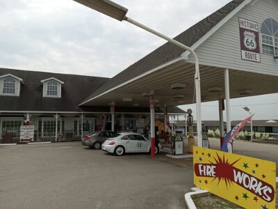 2023-06 Rolla - Totempole trading post by Randy Marco 2