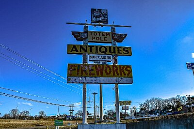 2026-04 Rolla - Totem Pole antiques by Travels with Randy 4