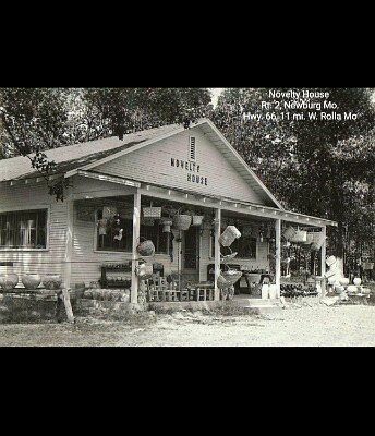 1945 Newburg - Novelty House