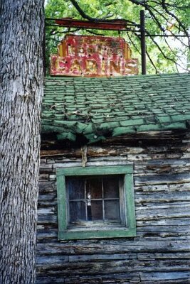 2001 John's Modern Cabins (2)