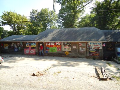 2011-08 Elbow Inn