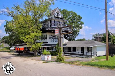 2019-07 St. Robert - Alpine Haus (3)