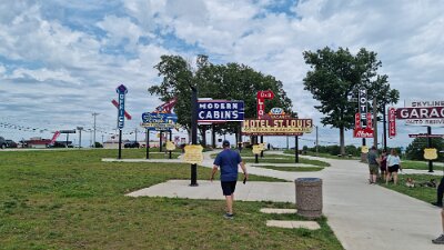 2026-06-21 St Robert - Neon park (13)