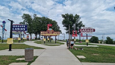 2026-06-21 St Robert - Neon park (2)