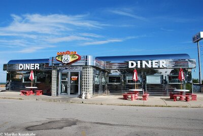 201x St. Robert - Route66 diner by Mariko Kusakabe