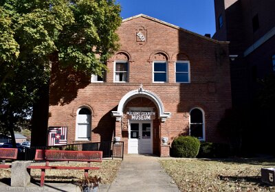 201x Waynesville - Pulaski County Courthouse & Museumby Mariko Kusakabe