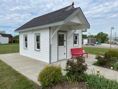 2024-04 Lebanon - Last remaining cabin of Camp Joy, freshly painted 1