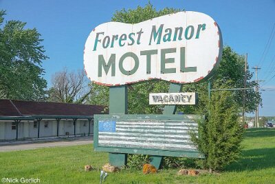 2022 Lebanon - Forest Manor motel by Nick Gerlich