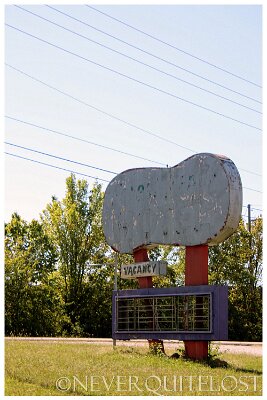 2023-09 Lebanon - Forest Manor Motel by Blue Miller 2