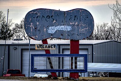 2026-04 Lebanon - Forest Manor motel by Travels with Randy