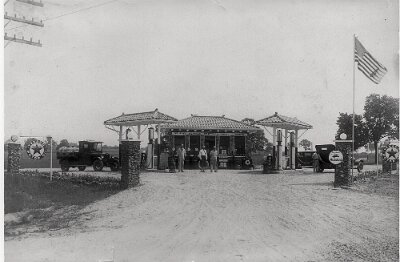 19xx Lebanon - Nelson's Service station