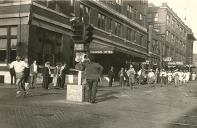 1928 - runners in the bunnion derby in Springfield MO