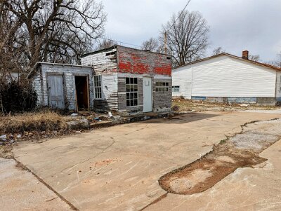 2022-04 Springfield MO - Rancho Court on Kearney street by Dave Walden (4)