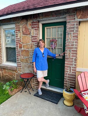 2021-05 Springfield - Rockwood motor court - Phyllis the owner