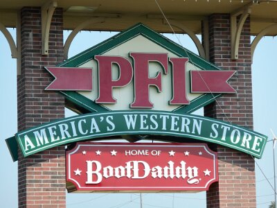 2015-09-01 PFI Western Wear (32)