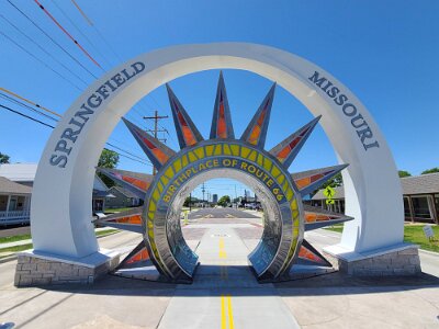 2026-05 Springfield mo - Queensgate monument by Darrell Powers 2