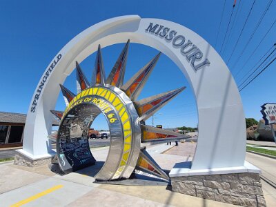 2026-05 Springfield mo - Queensgate monument by Darrell Powers 3