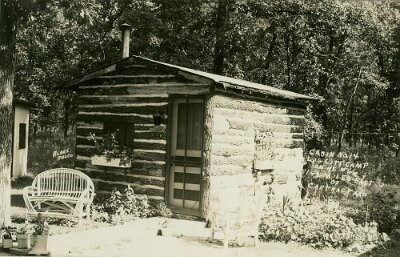 19xx Avilla - Log city camp (1)