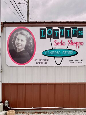 2022-05 Avilla - Lottie's by Joe LaFerriere 2