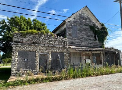 2023-08 Avilla - Grocery stone (stone building) and Oddfellows Lodge by Hagen Hagensen 1