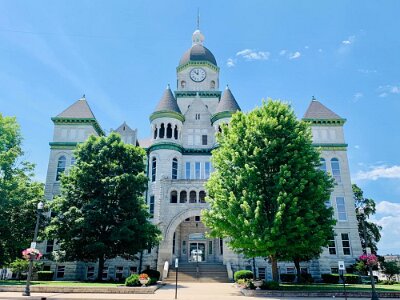 2022-06 Carthage - Courthouse by Lance Ortiz