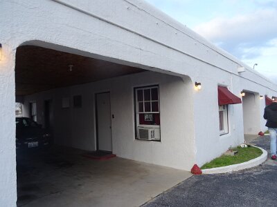 2015-04-07 Boots Court (29)