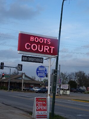 2015-04-07 Boots Court (30)