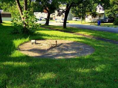 2015 Carthage - Murrell tourist court - base for the neon sign by Rod Harsh